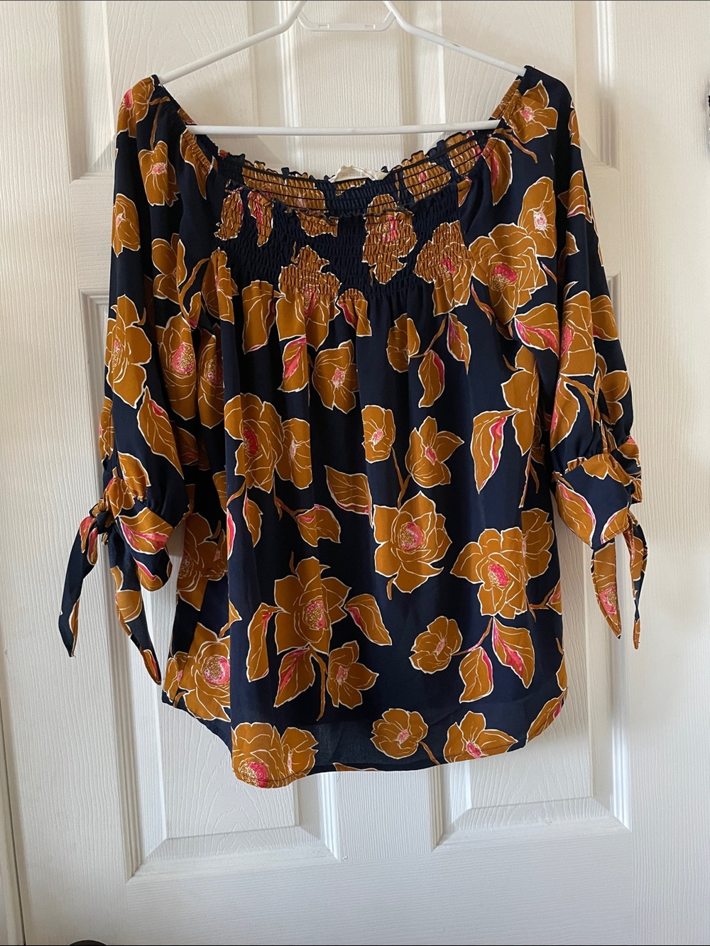🦄 sample piece! Coverstitched floral blouse navy tan boho smocked flowy